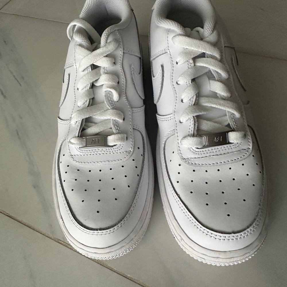 Classic White Kids Sneakers Nike Air Force 1